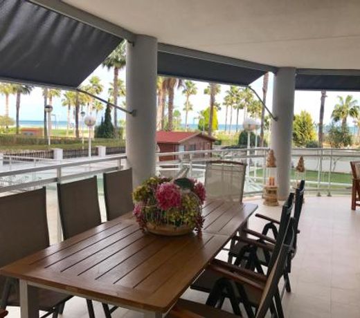 APARTAMENTO CON ESPECTACULAR TERRAZA FRENTE AL MAR