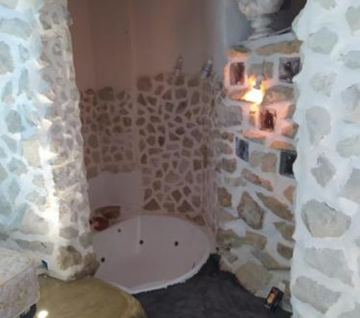 Fortress Jacuzzi Suites