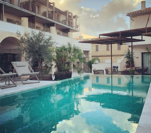 Ynaira hotel & Spa