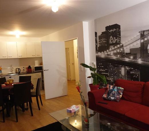 Grand F3 CONFORTABLE 5 mn de Paris et proche Disneyland