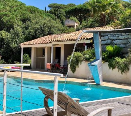 Plushy Villa with Private Pool and Sea Views in La Croix Valmer