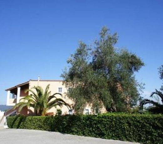 Villa Rosa Apartments