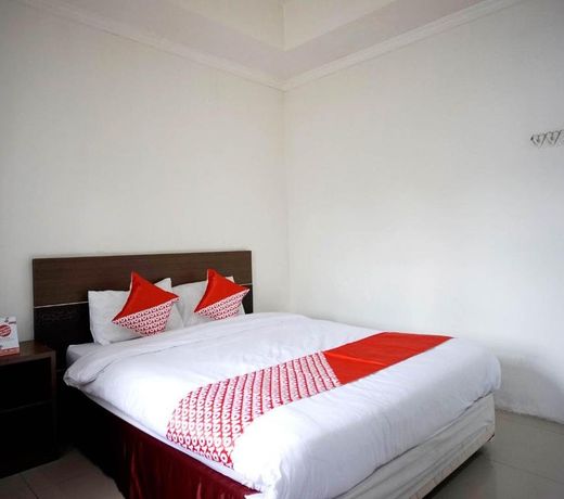 OYO 2886 Her Mandiri Guest House
