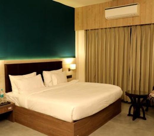 Solitaire Resorts