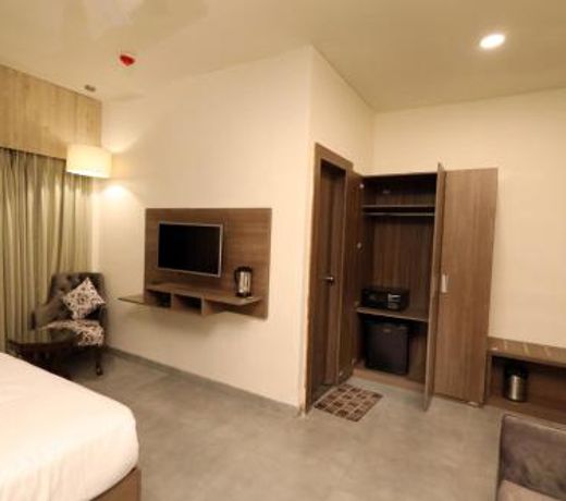 Solitaire Resorts