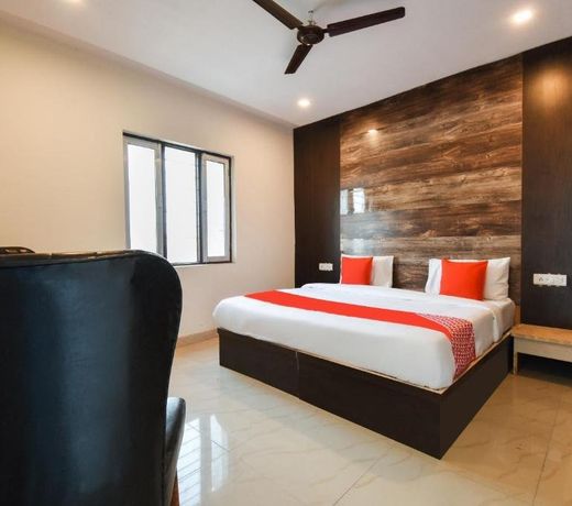 Capital O 28712 The Shivaay Hotel