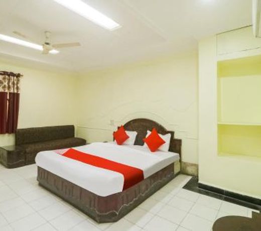 OYO 60743 Apna Hotels