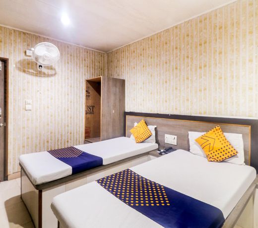 SPOT ON 60962 Hotel Chandra