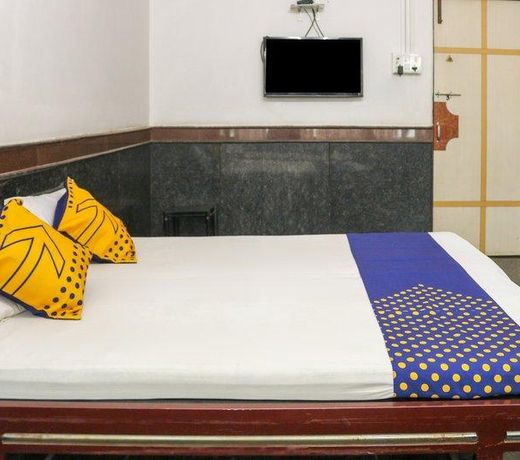 SPOT ON 66572 Hotel Gaurav
