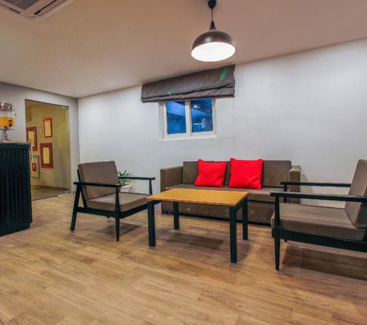 OYO Townhouse White Ridge 112 Shivam Road