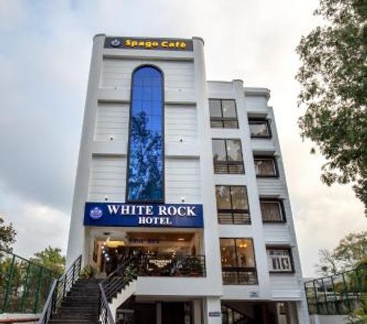Hotel White Rock By The Solitaire Hospitality