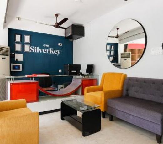 OYO SilverKey 75656 Hotel Sundari