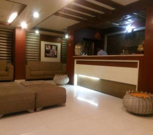 Hotel Monsoon Palace