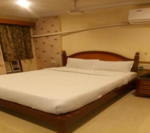 Hotel Monsoon Palace