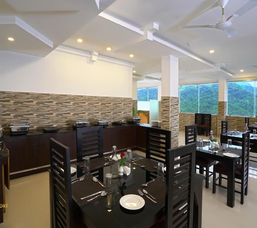 Moonline Resort