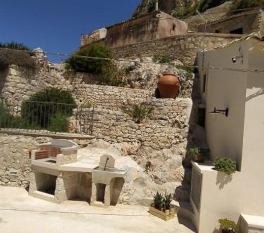 La grotta di nonna minicchia