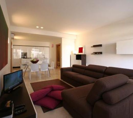 VILLA DELFINI 2-12 Pax