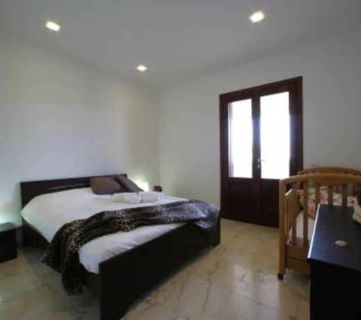 VILLA DELFINI 2-12 Pax