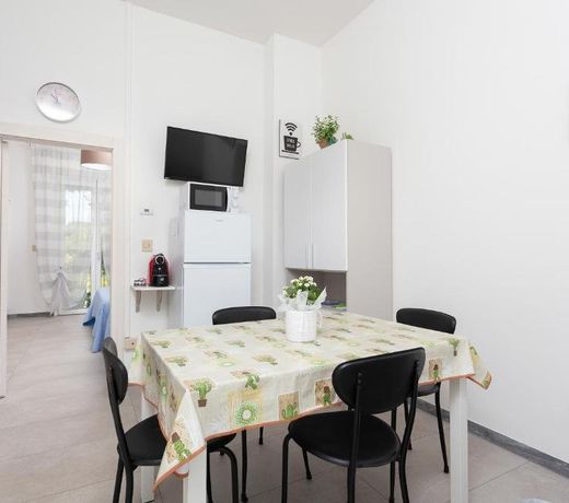 Nicola House La Salina