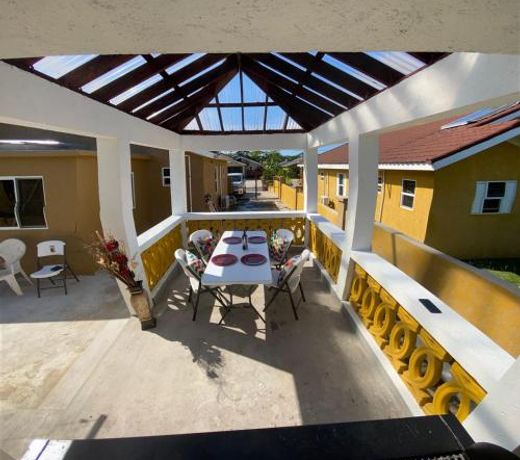 PARADISE VILLA ONSITE PRIVATE POOL ONSITE PRIVATE GYm 2 PROPERTIES SLEEP 12 TO BOOK FOR MORE THAN 6 PLEASE CONTACT US