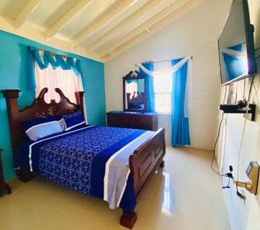 PARADISE VILLA ONSITE PRIVATE POOL ONSITE PRIVATE GYm 2 PROPERTIES SLEEP 12 TO BOOK FOR MORE THAN 6 PLEASE CONTACT US