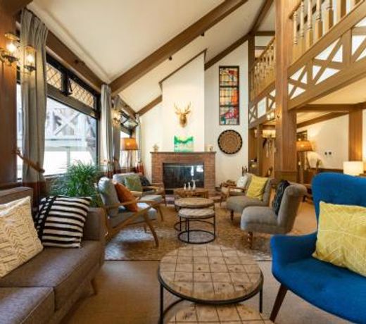 Riverside Lodge
