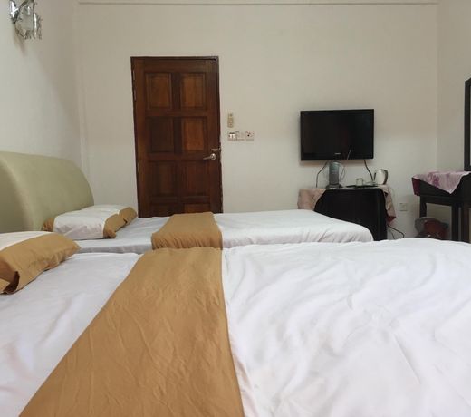 OYO 89653 Anisaa Inn