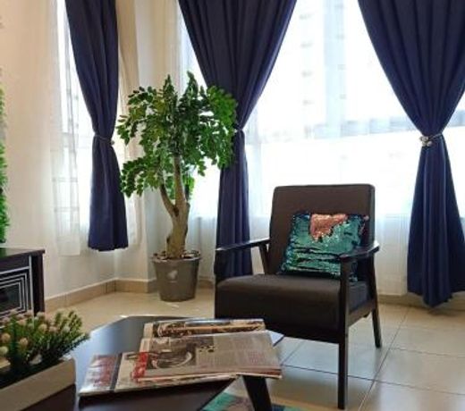 Ken1606 Home - Centre of KB, WIFI, 6 to 8 pax