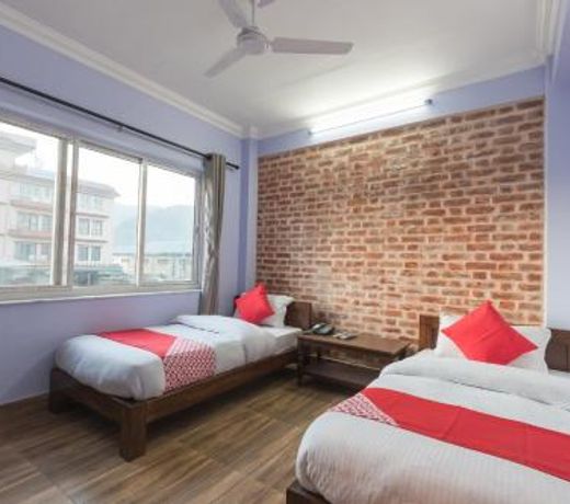 OYO 729 Hotel Era