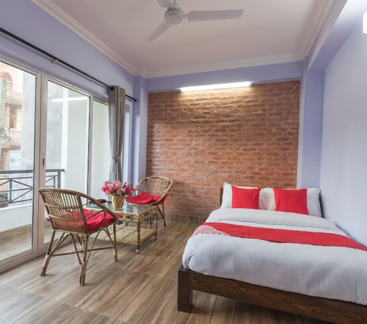 OYO 729 Hotel Era
