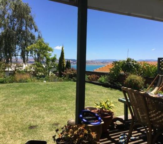 Jacaranda Lodge - Napier Hill Holiday Home