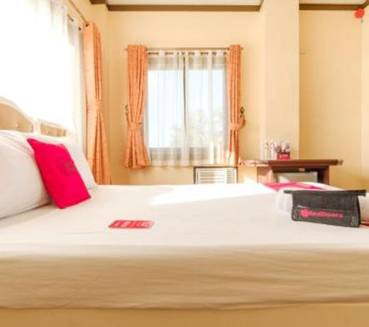 RedDoorz Plus @ Seaborne Hotel Subic Zambales