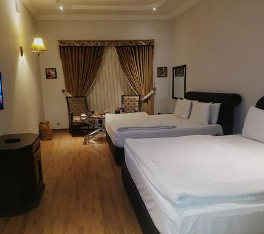 HOTEL THE ONE