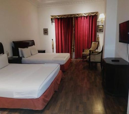 HOTEL THE ONE