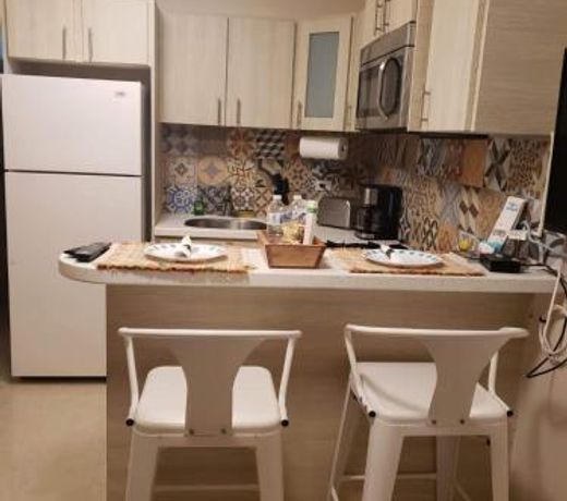 Lovely apartment with laundry & Parking