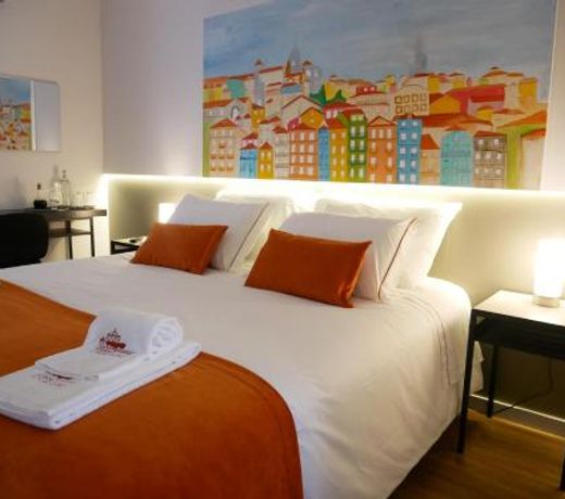 Serra do Pilar Porto Suites