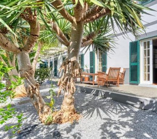 Casa de Ponte, a Home in Madeira