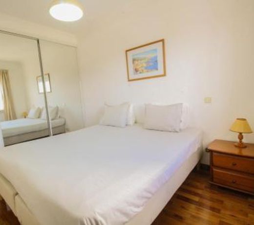 Vau Costa beach apartment with pool!