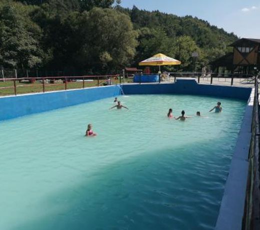 Casa Cu Flori
