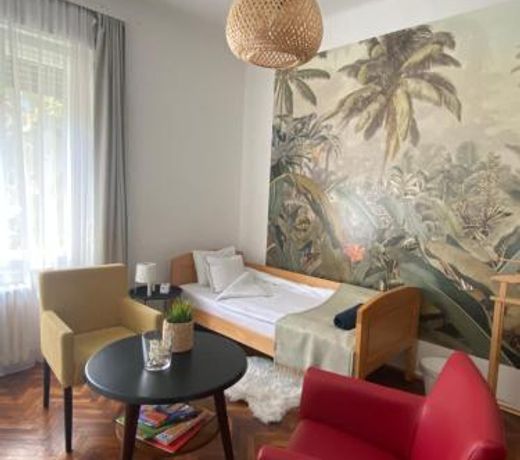 Flora Apartment