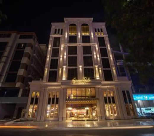 Seasons Park Hotel