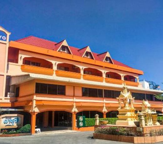 OYO 534 Phasuk Hotel