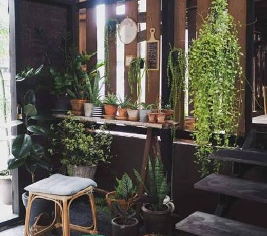 PROUD CAFE&BED
