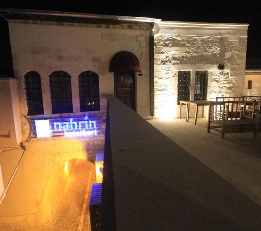 nahrin hotel&art