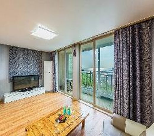 Eurwangni Beach Hill View House Pension