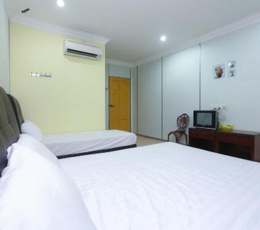 SPOT ON 89857 Azra Inn (rumah Tumpangan)