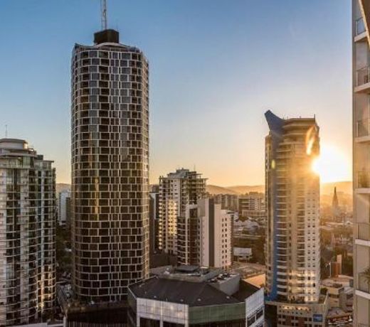 Executive 3 Bedroom Family Suite - Brisbane CBD - Views - Netflix - Fast Wifi - Free parking