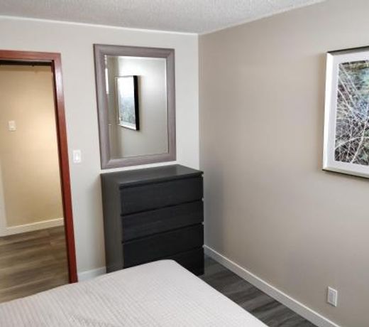 Comfortable, Private, 2 Bedroom Basement Apartment