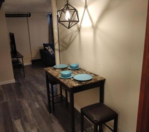Comfortable, Private, 2 Bedroom Basement Apartment