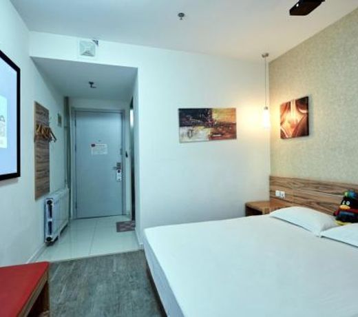 Shell Yantai Youth South Road Ludong University Hotel